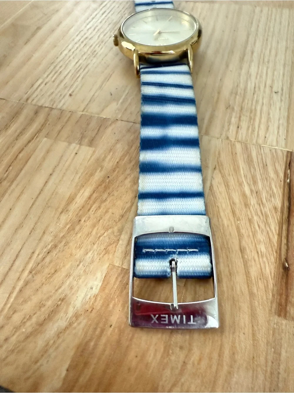 Timex gold tone blue and white nylon strap watch NEW BATTERY